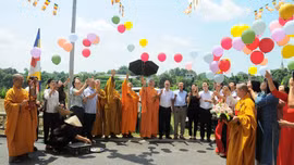 Đông đảo tăng ni, phật tử dự Đại lễ Phật đản Phật lịch 2570 tại chùa Tùng Lâm Ngọc Am