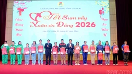 Ấm áp Chương trình "Tết Sum vầy - Xuân ơn Đảng"