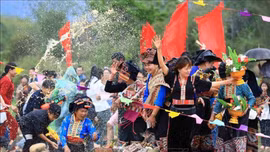 Bảo tồn văn hóa gắn với phát triển du lịch