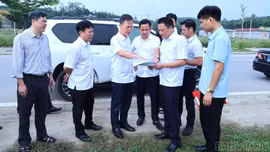 Phó Chủ tịch UBND tỉnh Nguyễn Thành Sinh kiểm tra tiến độ giải ngân vốn đầu tư công, công tác thu ngân sách tại xã Quy Mông và Trấn Yên