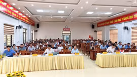 Ban Tuyên giáo và Dân vận Tỉnh ủy tổ chức hội nghị báo cáo viên tại Thác Bà