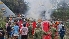 Rơi máy bay quân sự ở Colombia, lo ngại hơn 80 người thiệt mạng