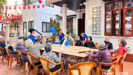 Tin mới từ 1/7: Triển khai điểm chăm sóc người cao tuổi ban ngày trên toàn quốc