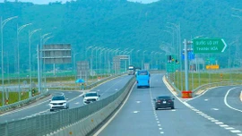 Xây dựng mức thu phí sử dụng đường bộ với 18 tuyến cao tốc