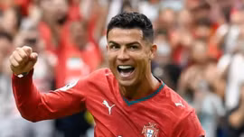 Ronaldo bùng nổ với cú đúp, Bồ Đào Nha phô diễn sức mạnh bằng chiến thắng 5-0