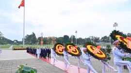 Các đồng chí lãnh đạo, nguyên lãnh đạo Đảng, Nhà nước vào Lăng viếng Chủ tịch Hồ Chí Minh