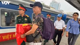 Thân nhân liệt sĩ được miễn phí vé tàu đưa hài cốt trở về quê hương