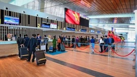 Triển khai miễn thị thực có thời hạn cho người nước ngoài thuộc diện đặc biệt cần ưu đãi