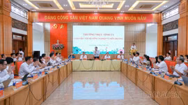 Bí thư Tỉnh ủy Dương Quốc Huy chủ trì buổi làm việc với Sở Nông nghiệp và Môi trường