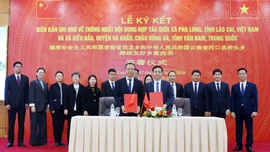 Xã Pha Long (Lào Cai, Việt Nam) và xã Kiều Đầu (Hà Khẩu, Trung Quốc) ký kết biên bản ghi nhớ hợp tác