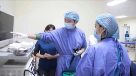 Bệnh viện K trang bị máy nội soi phóng đại 150 lần phát hiện ung thư sớm