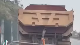 Lái xe tải đi chậm trên cao tốc Nội Bài – Lào Cai bị phạt 23 triệu đồng