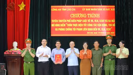 Bát Xát ra mắt mô hình điểm vận động thu hồi vũ khí tại thôn An Quang