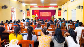 180 cán bộ, giáo viên tại cơ sở phường Lào Cai và xã Tân Hợp được bồi dưỡng kiến thức quốc phòng, an ninh