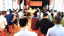Bản Xèo tổ chức Hội nghị đối thoại giữa Thường trực Đảng ủy với Nhân dân
