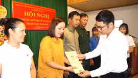 Phường Âu Lâu công bố các quyết định về công tác cán bộ sau hợp nhất 11 tổ dân phố