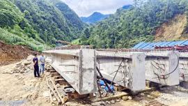 Y Tý đẩy nhanh xây dựng cầu Sim San nối 3 thôn biên giới