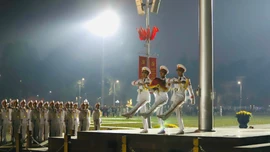 Nghi lễ thiêng liêng tại Quảng trường Ba Đình dưới bóng cờ Tổ quốc hướng về Đại hội Đảng