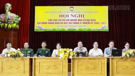 Ứng cử viên HĐND xã Bát Xát trình bày chương trình hành động trước cử tri