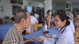 Đề xuất phát triển mô hình chăm sóc người cao tuổi ban ngày tại cộng đồng