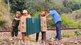 Triển khai đồng bộ công tác xóa lối đi tự mở trên tuyến đường sắt Yên - Lào qua xã Bảo Hà