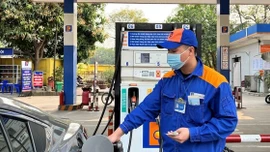 Hai mặt hàng xăng giảm giá, 3 loại dầu tăng giá bán lẻ từ chiều nay