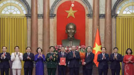 Tổng Bí thư, Chủ tịch nước Tô Lâm trao quyết định bổ nhiệm các thành viên Chính phủ nhiệm kỳ 2026 - 2031