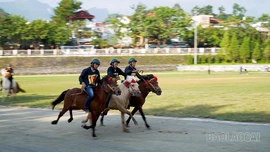 Sôi nổi khai mạc Giải đua ngựa hàng tuần tại Cao nguyên trắng Bắc Hà