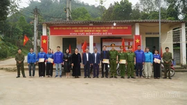 Tuyên truyền lưu động về bầu cử tại khu dân cư Nậm Sưu, Nậm Sò