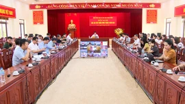 Lào Cai tham dự Hội nghị Báo cáo viên Trung ương tháng 8