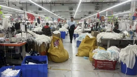 Nhập khẩu hàng may mặc của Mỹ từ Trung Quốc xuống thấp nhất 22 năm