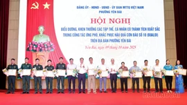Phường Yên Bái khen thưởng 121 tập thể và cá nhân tiêu biểu trong khắc phục hậu quả cơ bão số 10