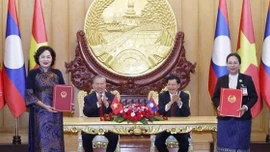 Tổng Bí thư Tô Lâm và Tổng Bí thư, Chủ tịch nước Lào chứng kiến Lễ trao các văn kiện hợp tác