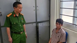 Người dân cảm ơn Công an xã Bảo Hà bắt nhanh đối tượng cướp chỉ sau 6 giờ