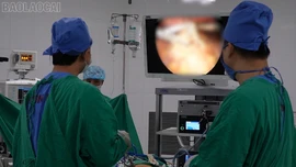 Lào Cai thực hiện thành công ca phẫu thuật nội soi cắt gan loại bỏ khối u cho bệnh nhân ung thư