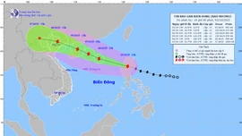 Chiều tối 3/10, bão Matmo vào Biển Đông, dự báo sẽ gây mưa lớn tại Bắc Bộ và Thanh Hóa