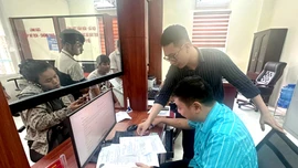 Chung tay xây dựng nền hành chính gần dân