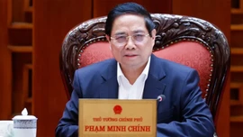 Trước 30-8, Bộ Nội vụ báo cáo Bộ Chính trị, Ban Bí thư về tuyển dụng, quản lý công chức, viên chức