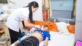 Sở Y tế tỉnh Lào Cai phối hợp tổ chức các hoạt động an sinh tại xã Tả Củ Tỷ