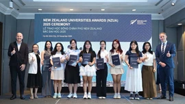8 học sinh đầu tiên giành học bổng toàn phần chính phủ New Zealand hệ đại học