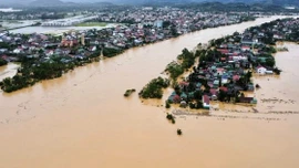 Khẩn trương thống kê thiệt hại, triển khai khắc phục hậu quả bão số 10 và mưa lũ