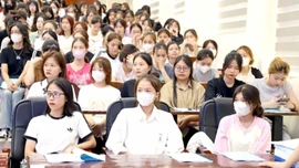 Học sinh, sinh viên được Nhà nước hỗ trợ tối thiểu 50% mức đóng BHYT