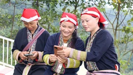 Niềm vui của phụ nữ Dao ở Xéo Tả 1