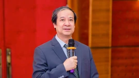Bộ trưởng Giáo dục và Đào tạo phản hồi ý kiến cả nước dùng 1 bộ sách giáo khoa