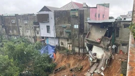 Thủ tướng yêu cầu khắc phục nhanh hậu quả mưa lũ, di dời dân đến nơi an toàn