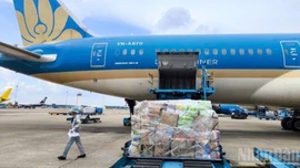 Vietnam Airlines vận chuyển miễn phí hàng hóa hỗ trợ vùng mưa lũ miền trung