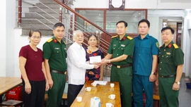 Trao quà của Quân ủy Trung ương - Bộ Quốc phòng cho người có công, gia đình chính sách trên địa bàn tỉnh Lào Cai