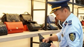 Cao điểm chống buôn lậu, hàng giả dịp Tết Nguyên đán 2026