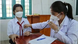 Đề xuất đưa chỉ tiêu 100% học sinh tham gia BHYT vào tiêu chí thi đua