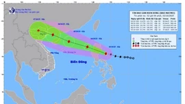 Bão Matmo giật cấp 13 đang hướng vào Biển Đông